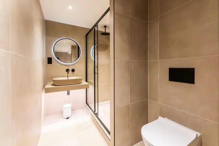 Veevo Edbrook Collection * Londra