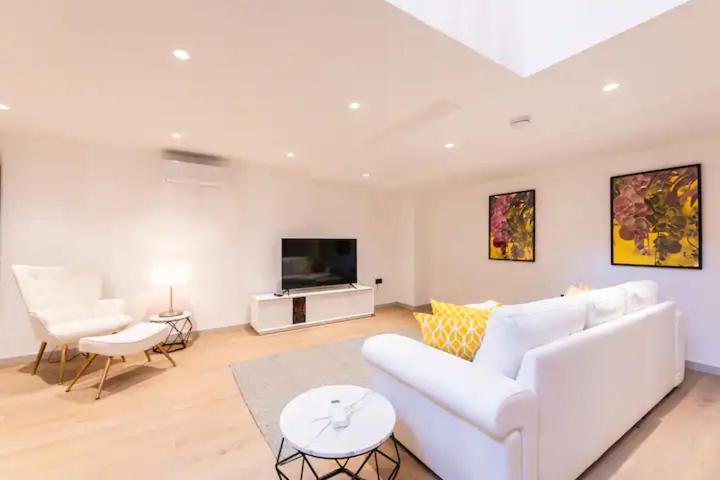 Veevo Edbrook Collection Apartment